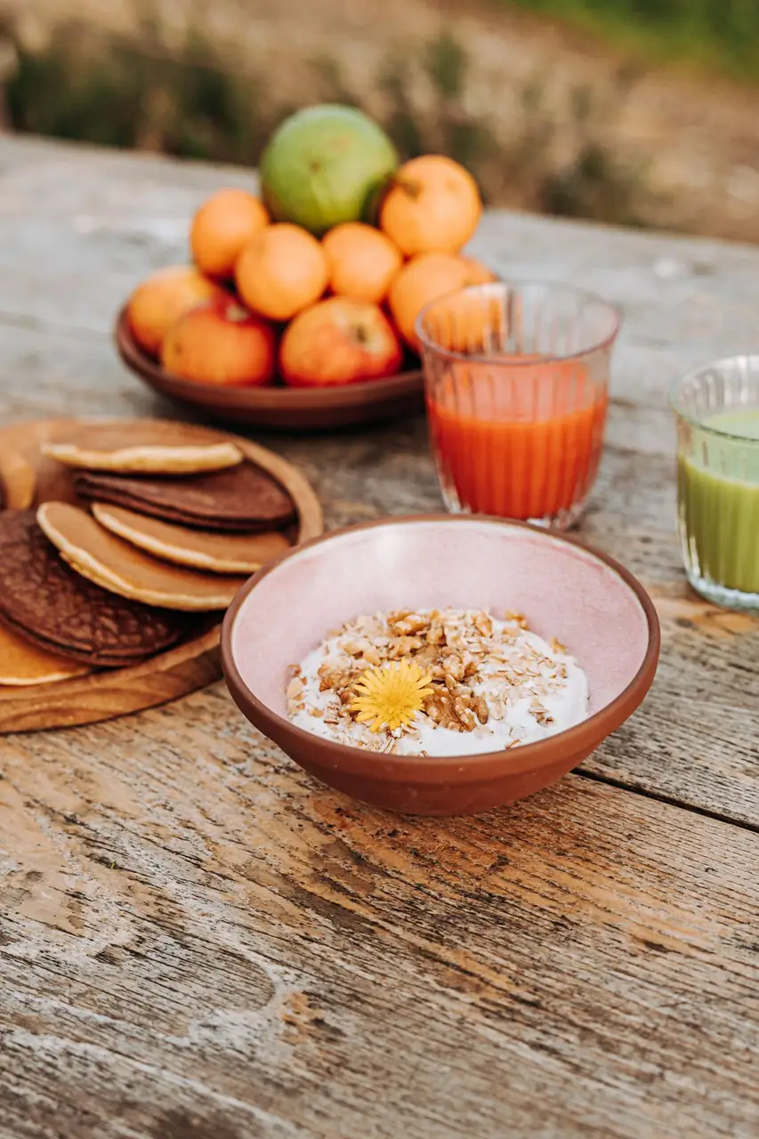 Colazione con frutta di stagione e pancake, Valle Benedetta