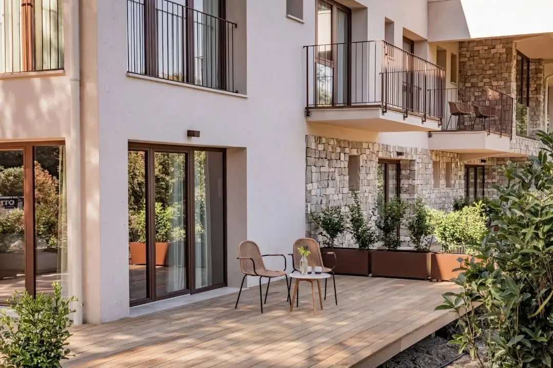 Terrazza esterna delle camere di Villa Sambuca
